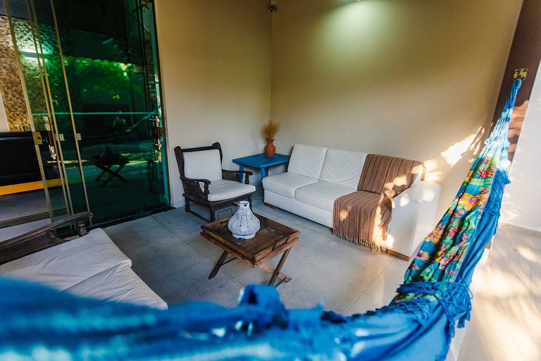 Casa c/ piscina e churrasqueira a 100m da praia