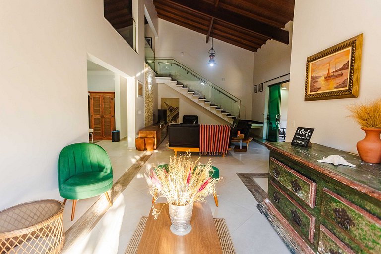 Casa c/ piscina e churrasqueira a 100m da praia
