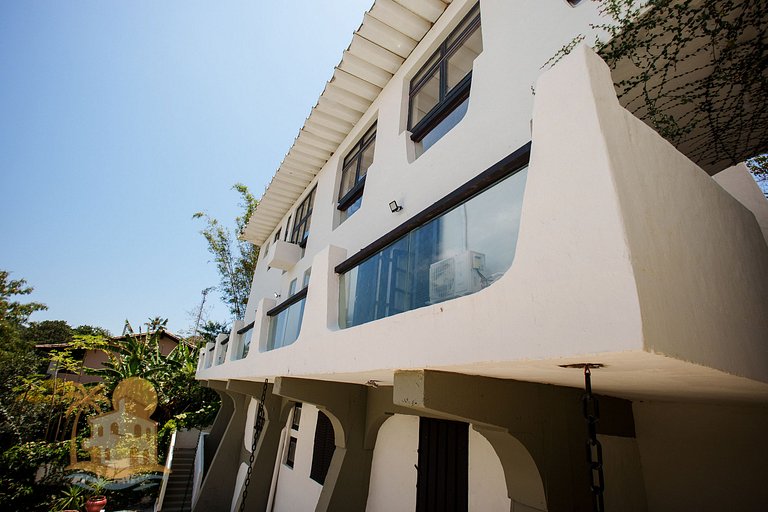 Casa com Vista para a Praia e Área Gourmet