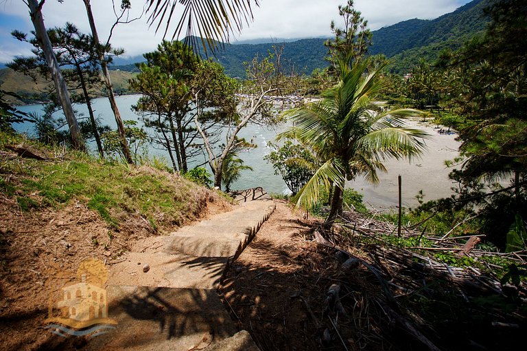 Casa com Vista para a Praia e Área Gourmet